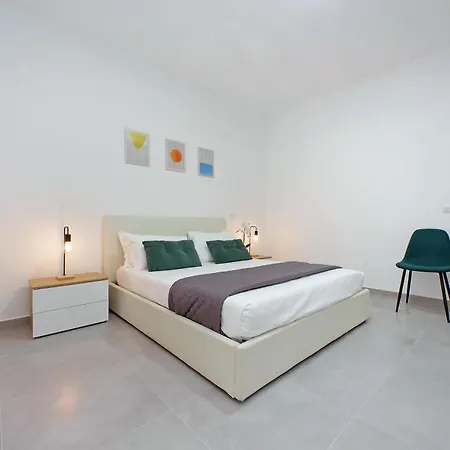 Ych- Bagnera Apartment